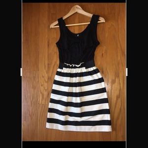 Cute iZBYER black & white stripe dress ✨
